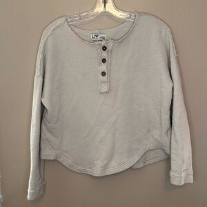 LIV Outdoor Slight Crop Raw Edge Textured Cream Knit Sweater Size Medium